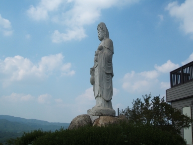 山頂の身がわり観音像（その１）