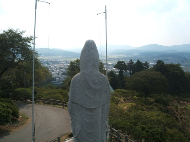 山頂の身がわり観音像（その２）