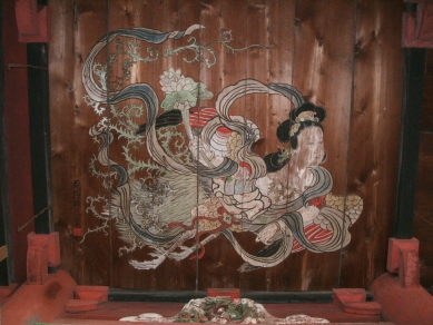 迦陵頻伽（左）