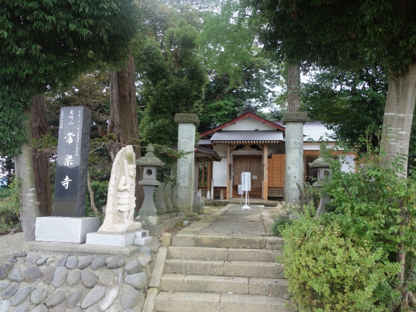 山門からの本堂