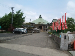 参道入口から見た風景