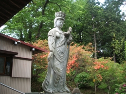 観音石像その１