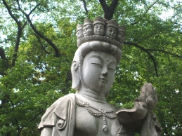 観音石像その２