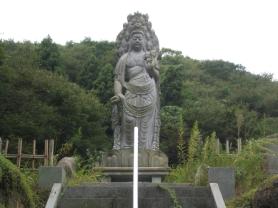 もくれん観音像