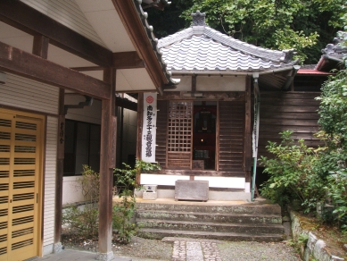 観音様の祀られているお堂