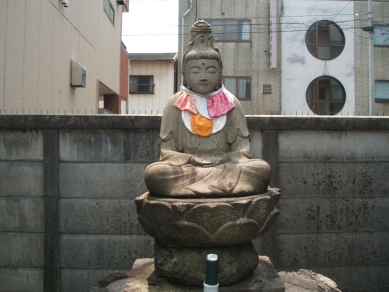 境内の観音様