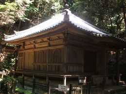 奥の院である開山堂