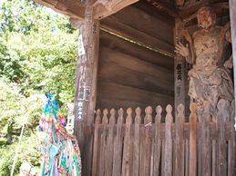 仁王門と千羽鶴