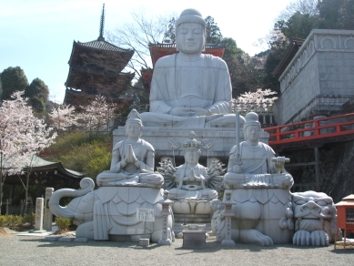 大釈迦如来石像（その２）